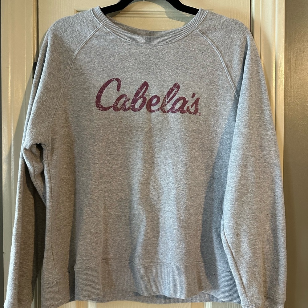 Cabelas crew neck sweatshirt size M